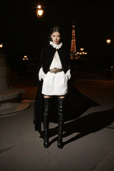 Look 16